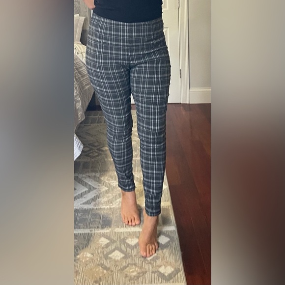 Calvin Klein Pull-On Stretch Pants Black/Gray Plaid Slim Fit Size 10 - Picture 2 of 4